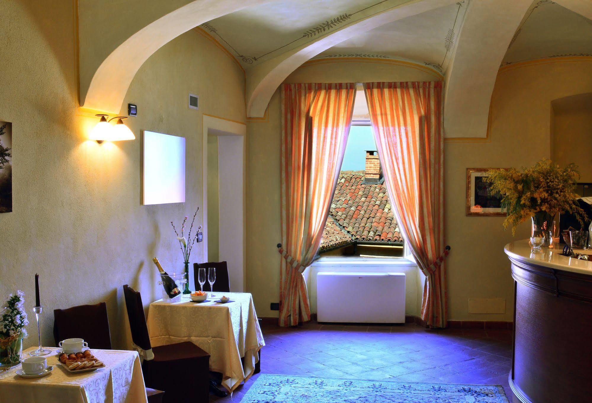 La Foresteria Del Castello - Wellness Hotel In Dimora Storica CastellʼAlfero Exteriér fotografie